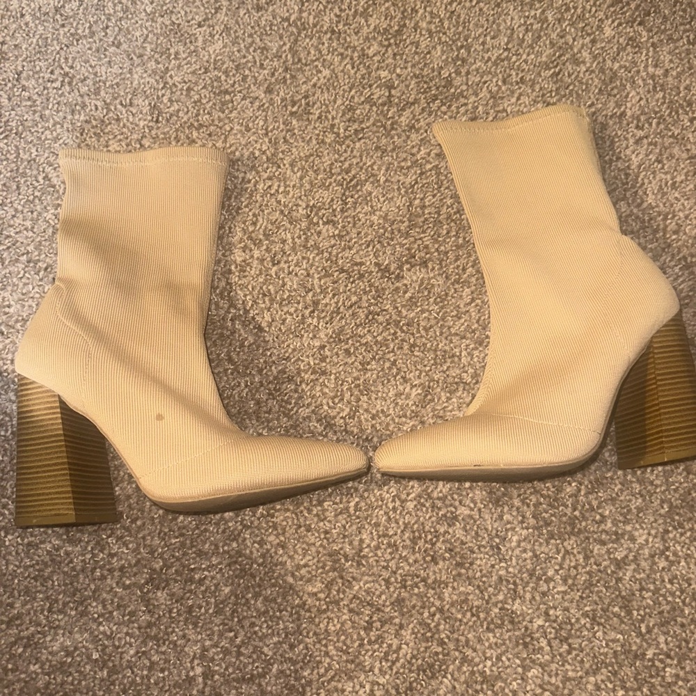 Tan booties w/block heel size 10 but can for 9.5